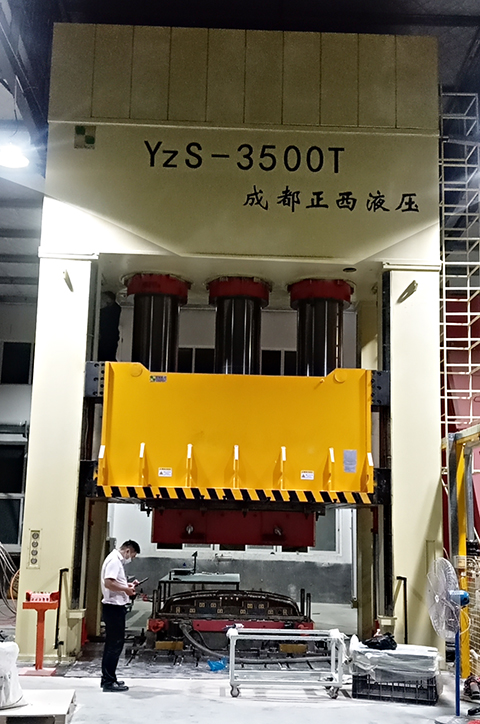 山東青島液壓機(jī)客戶定制的3500噸框架液壓機(jī)，成功安裝交付使用，你想知道交貨期多久嗎？